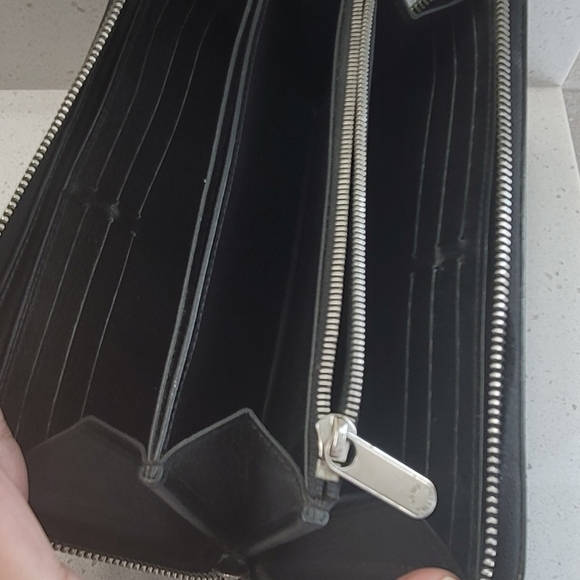 Louis Vuitton Mahina Round Zippy Wallet Noir W/Box - Picture 16 of 16